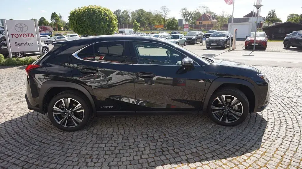 Gebraucht Lexus UX 250h 184 PS (135 kW) 2021 Schwarz SUV