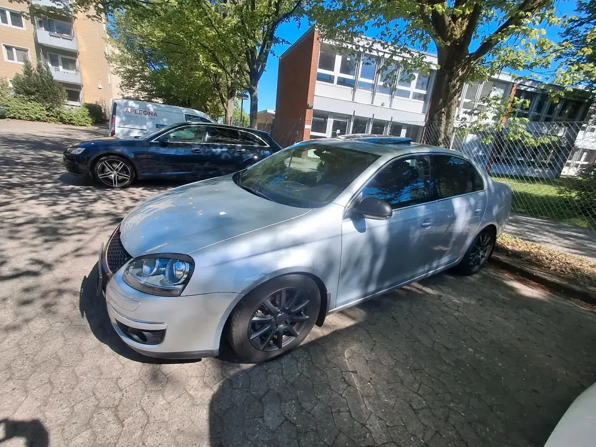 Second-hand VW Jetta 150 CP (110 kW) 2006 Gri Berlinǎ