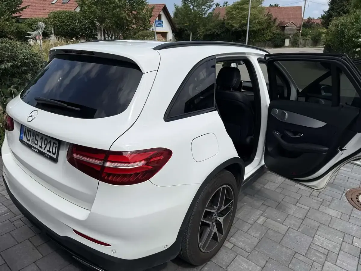 Gebraucht Mercedes GLC300 AMG 245 PS (180 kW) 2019 Weiß SUV