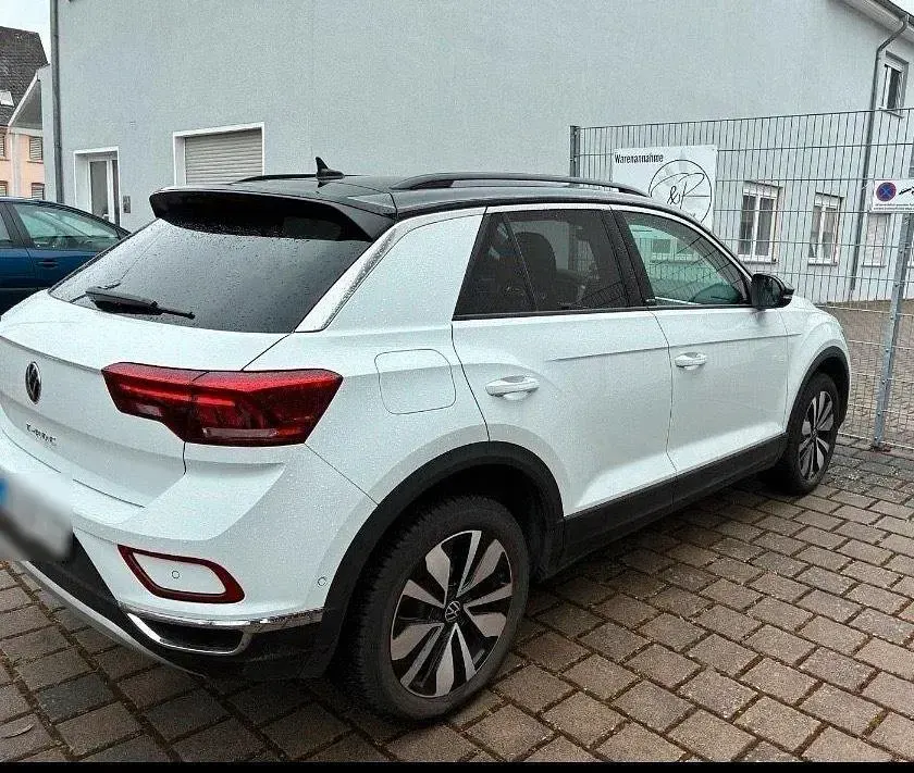 Gebraucht VW T-Roc Move 110 PS (80 kW) 2023 Weiß SUV