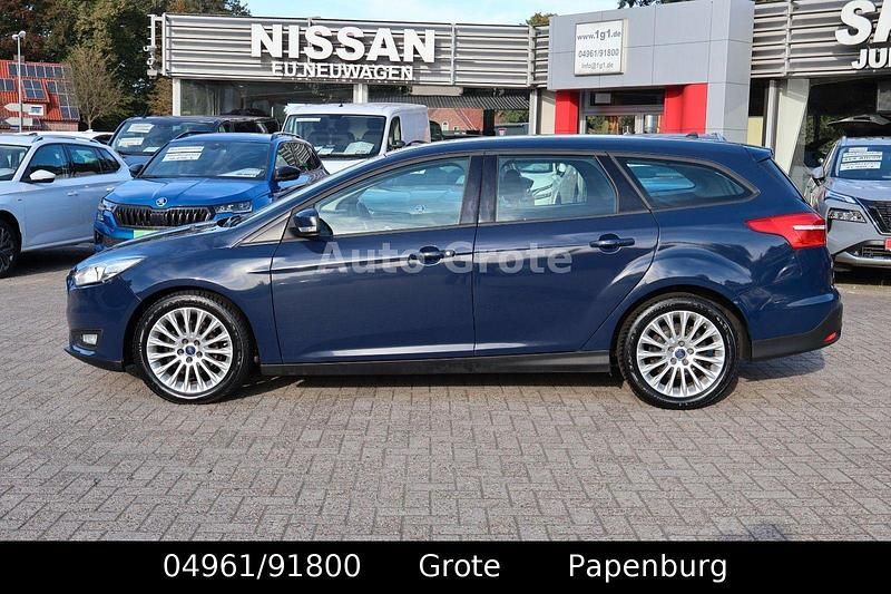 Gebraucht Ford Focus 105 PS (77 kW) 2018 Blau Kombi