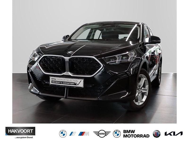 Black sapphire Gebraucht 2024 BMW X2 Shadowline SUV | 38.870 € - Bild 1/4