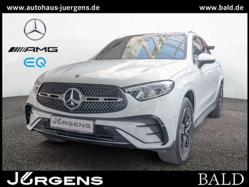 Weiss unilack polarweiss Gebraucht 2025 Mercedes GLC220 AMG SUV | 62.190 € - Bild 1/4