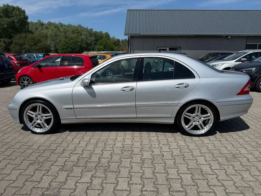 Gebraucht Mercedes C220 150 PS (110 kW) 2006 Silber Limousine