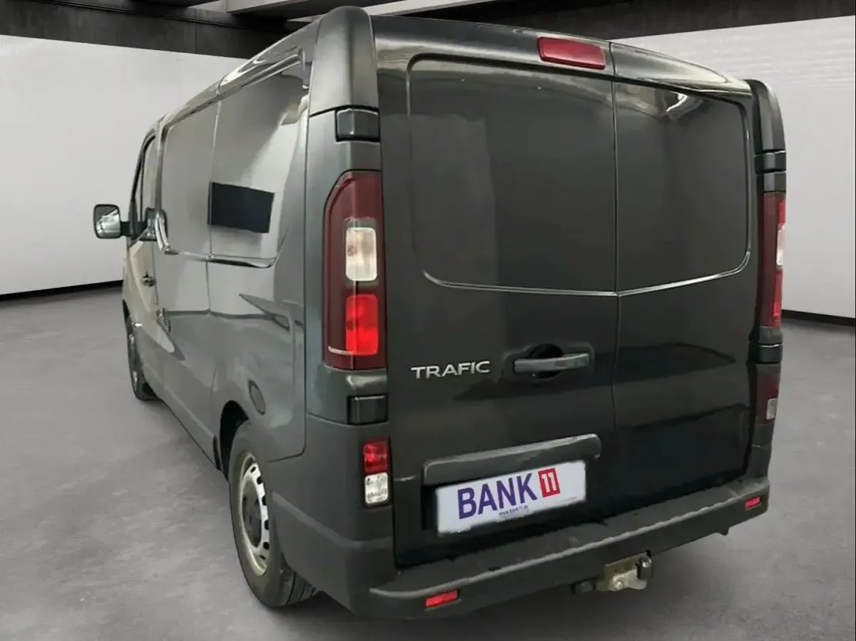 Gebraucht Renault Trafic Komfort 120 PS (88 kW) 2021 Schwarz Van / Kleinbus
