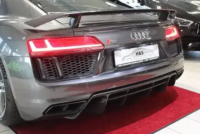 Gebraucht Audi R8 Coupé Ambiente 611 PS (449 kW) 2018 Daytonagrau perleffekt Coupé