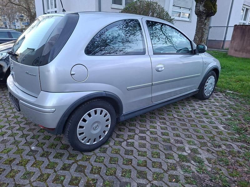 Gebraucht Opel Corsa 80 PS (58 kW) 2005 Grau Kleinwagen