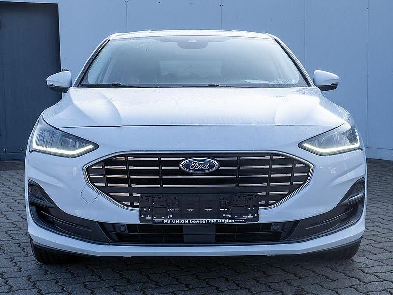 Używany Ford Focus Style 125 KM (91 kW) 2023 Biały Sedan/Limuzyna