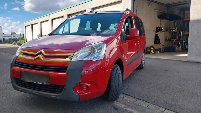 Rot Gebraucht 2011 Citroën Berlingo Van / Kleinbus | 2.900 € - Bild 1/4