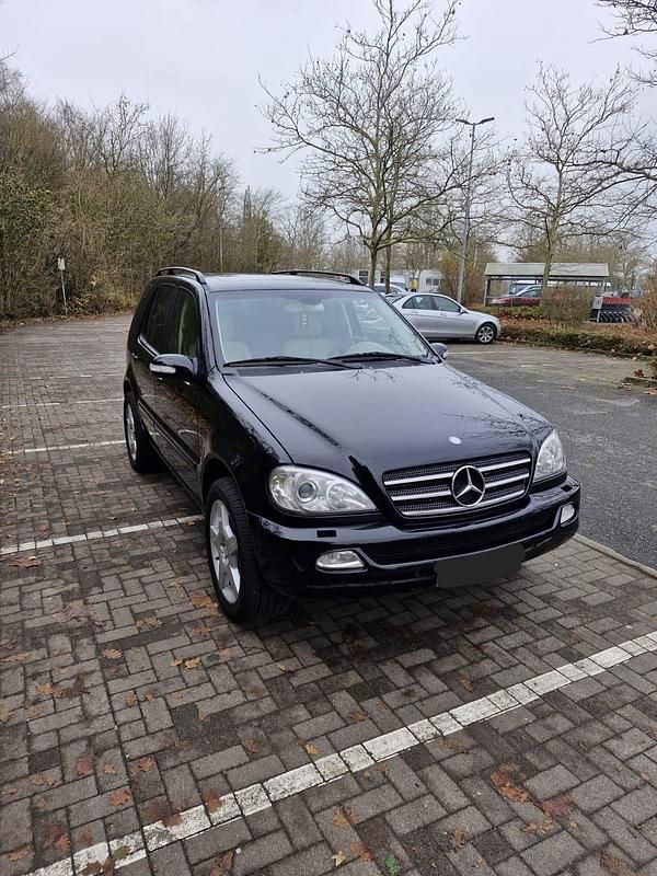 Gebraucht Mercedes ML270 163 PS (119 kW) 2003 Schwarz SUV