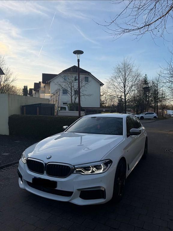Weiß Gebraucht 2018 BMW M550 Performance Limousine | 29.999 € (Superpreis) - Bild 1/4