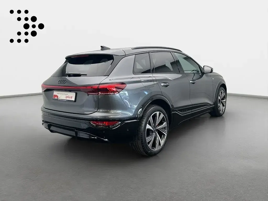 Gebraucht Audi Q6 e-tron Performance 225 kW (306 PS) 2025 Daytonagrau perleffekt SUV
