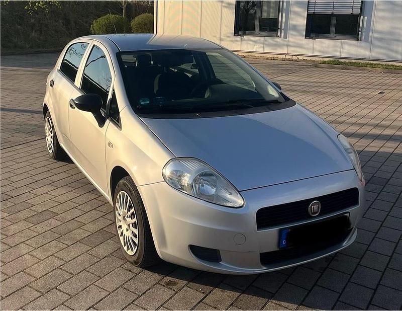 Gebraucht Fiat Punto 69 PS (50 kW) 2011 Silber Kleinwagen
