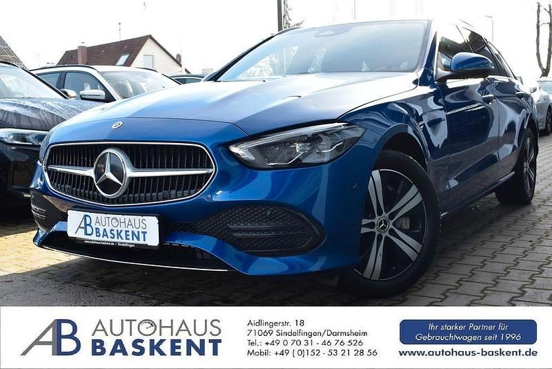 Gebraucht Mercedes C300e Avantgarde 313 PS (230 kW) 2024 Blau Limousine