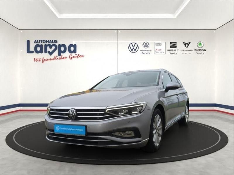 Gebraucht VW Passat Elegance 150 PS (110 kW) 2024 Pyritsilber metallic Kombi