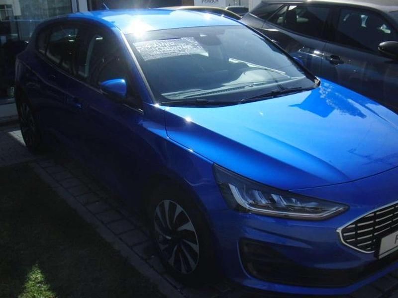 Gebraucht Ford Focus Titanium 125 PS (91 kW) 2023 Dynamicblau metallic Kleinwagen