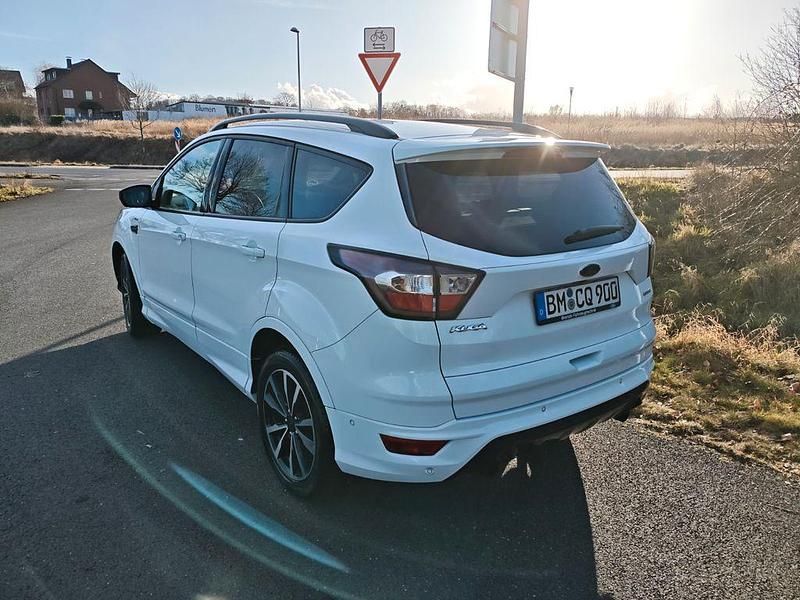 Gebraucht Ford Kuga ST-Line 150 PS (110 kW) 2017 Weiß SUV