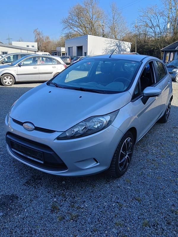Gebraucht Ford Fiesta 96 PS (70 kW) 2010 Grau Kleinwagen