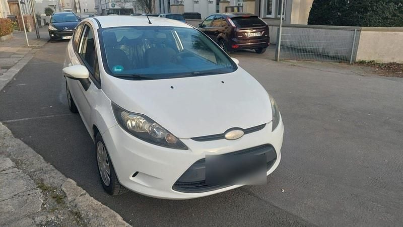 Gebraucht Ford Fiesta 97 PS (71 kW) 2009 Weiß Kleinwagen