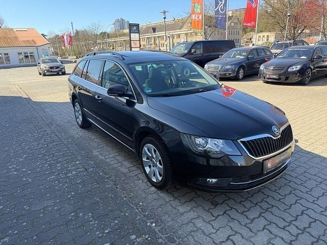Gebraucht Skoda Superb Ambition 170 PS (125 kW) 2015 Schwarz Kombi