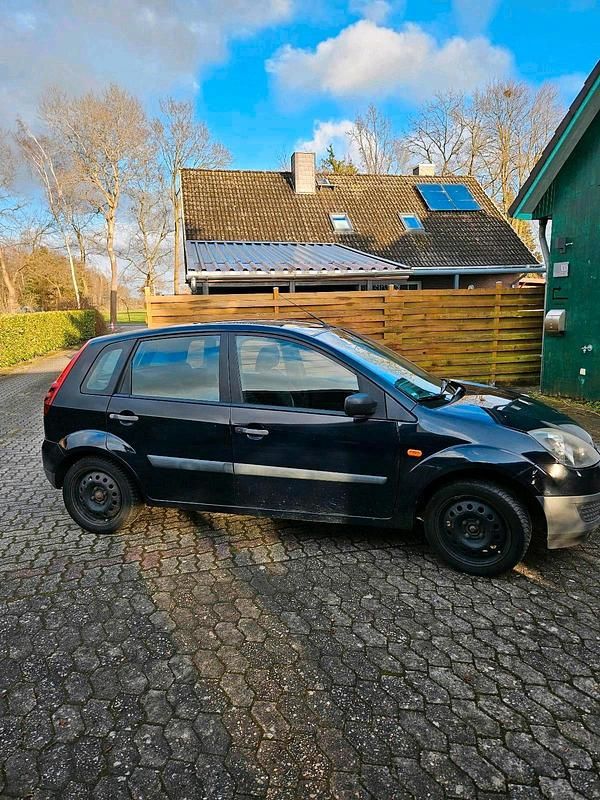 Gebraucht Ford Fiesta 68 PS (50 kW) 2006 Blau Kleinwagen