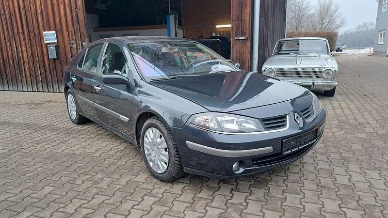 Gebraucht Renault Laguna II Dynamique 135 PS (99 kW) 2005 Grau Limousine