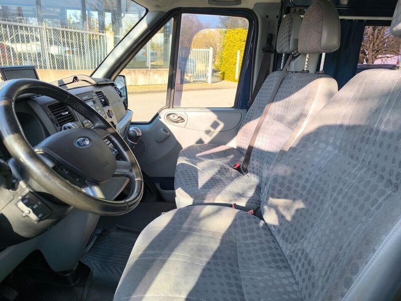 Blau Gebraucht 2009 Ford Transit Kombi | 7.990 € (Etwas zu teuer) - Bild 1/4