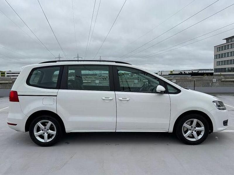 Gebraucht VW Sharan Trendline 319 PS (234 kW) 2012 Weiß Van / Kleinbus