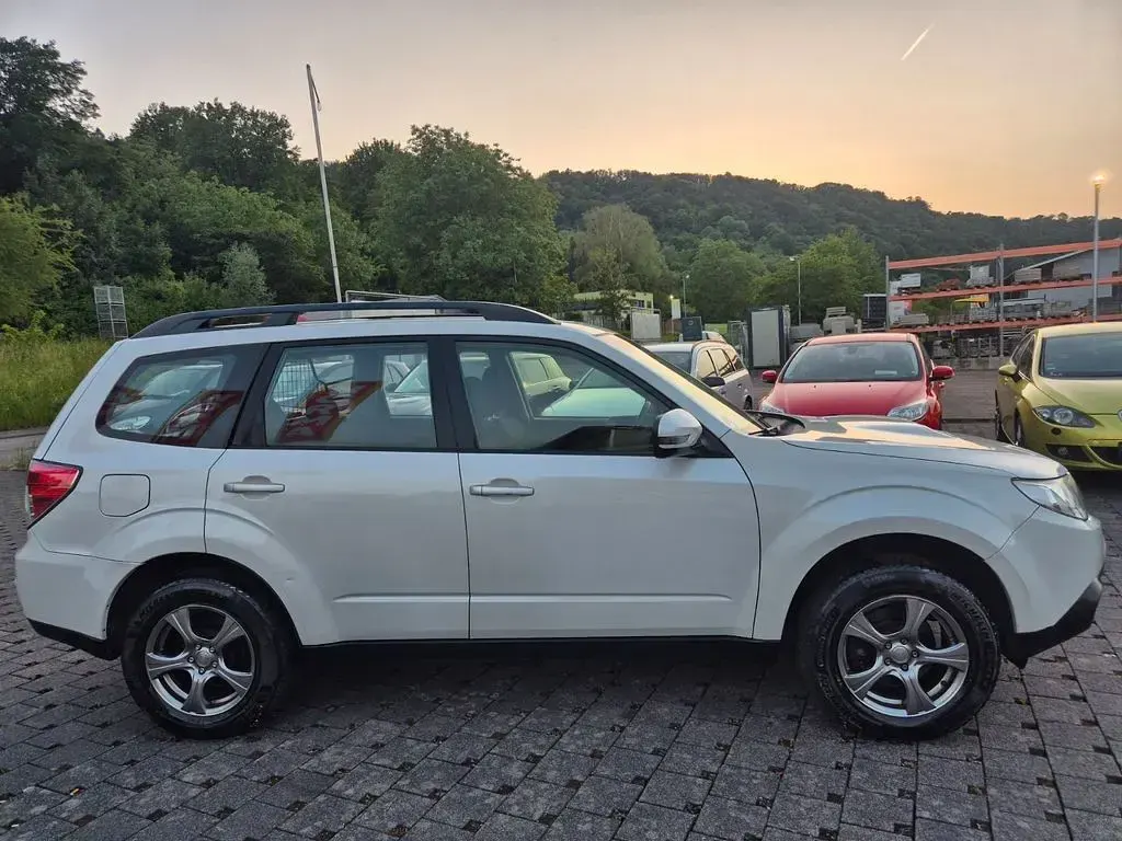 Gebraucht Subaru Forester Comfort 147 PS (108 kW) 2012 Weiß SUV