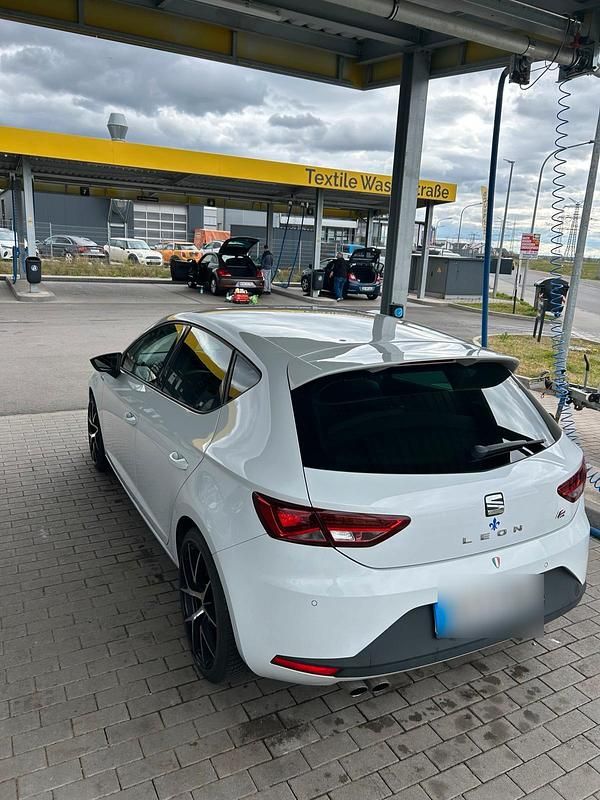 Używany Seat Leon FR 120 KM (88 kW) 2016 Biały Kombi