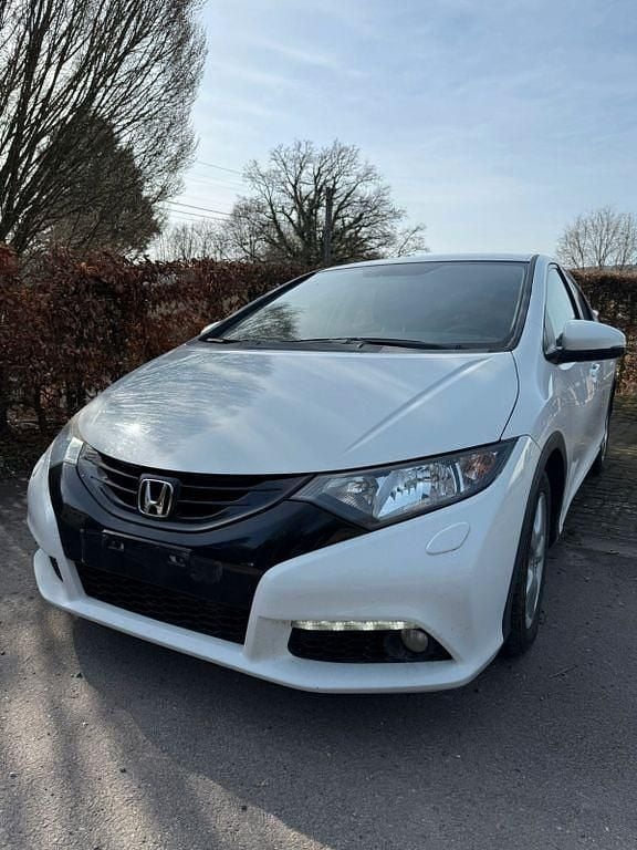 Gebraucht Honda Civic 120 PS (88 kW) 2015 Weiß Limousine