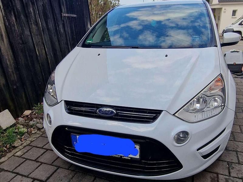 Weiß Gebraucht 2013 Ford S-MAX S Van / Kleinbus | 5.800 € (Etwas zu teuer) - Bild 1/4