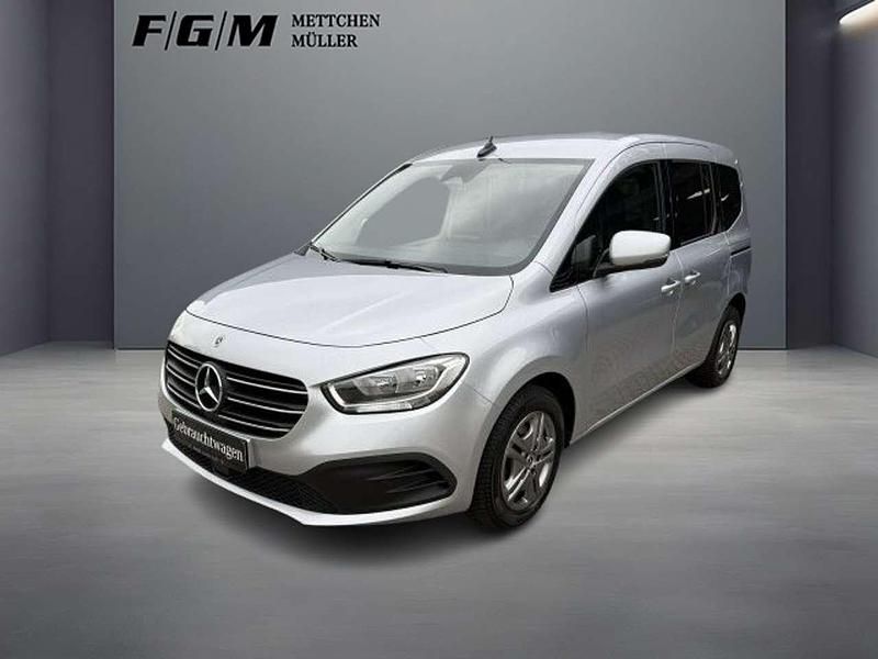 Helvinsilber Gebraucht 2024 Mercedes T180 Style Van / Kleinbus | 32.990 € (Teuer) - Bild 1/4