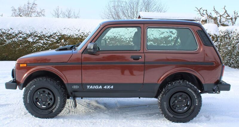 Gebraucht Lada niva 83 PS (61 kW) 2020 Braun metallic SUV