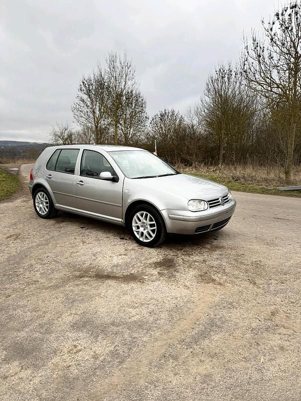 Gebraucht VW Golf IV 105 PS (77 kW) 2003 Silber Kleinwagen