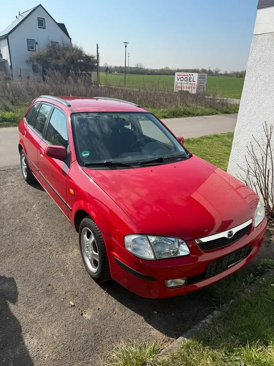 Usata Mazda 323F 2000 Rosso Utilitaria