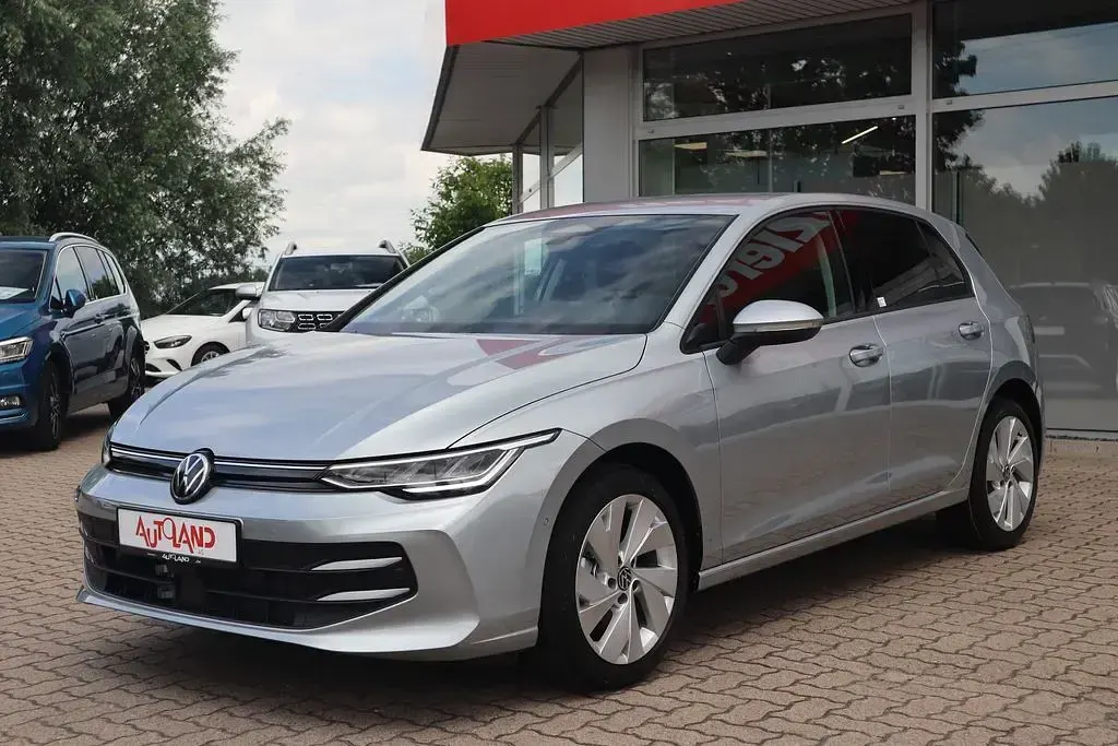 Neu VW Golf VIII 116 PS (85 kW) 2026 Silber Limousine