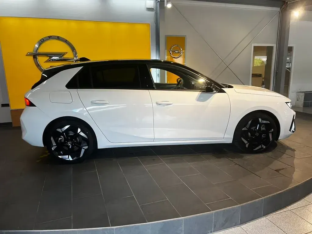 Gebraucht Opel Astra GSe 224 PS (164 kW) 2023 Weiß Kleinwagen