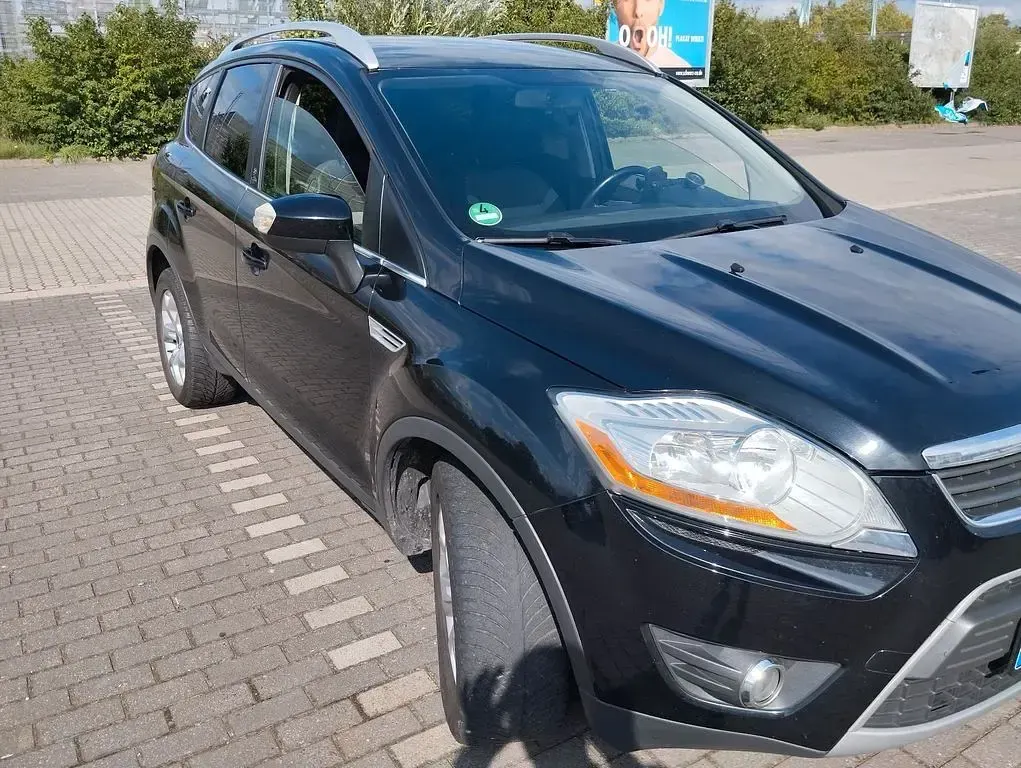 Usado Ford Kuga Trend 140 HP (102 kW) 2012 Preto SUV