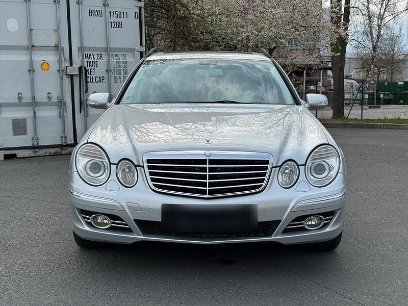 Gebraucht Mercedes E220 Avantgarde 170 PS (125 kW) 2007 Silber Kombi