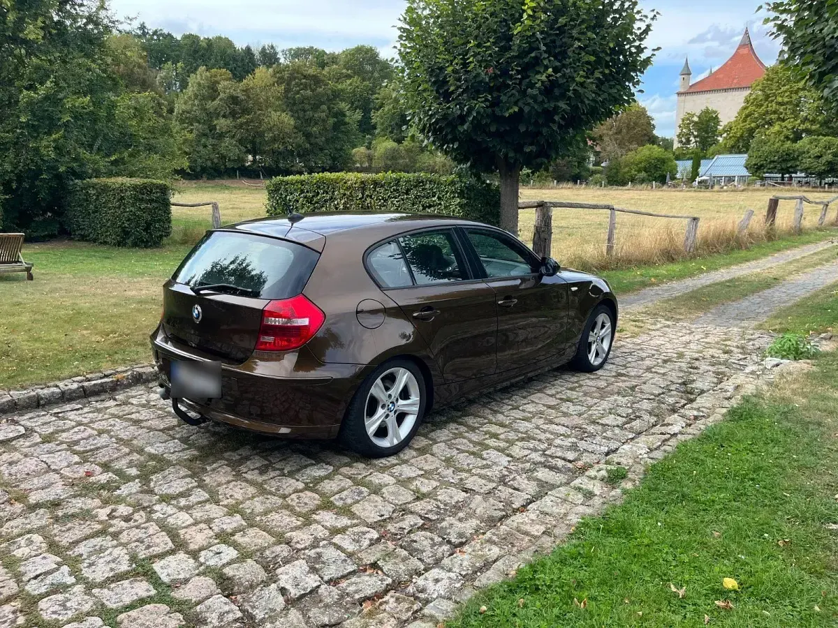 Gebraucht BMW 120 177 PS (130 kW) 2010 Braun Kleinwagen