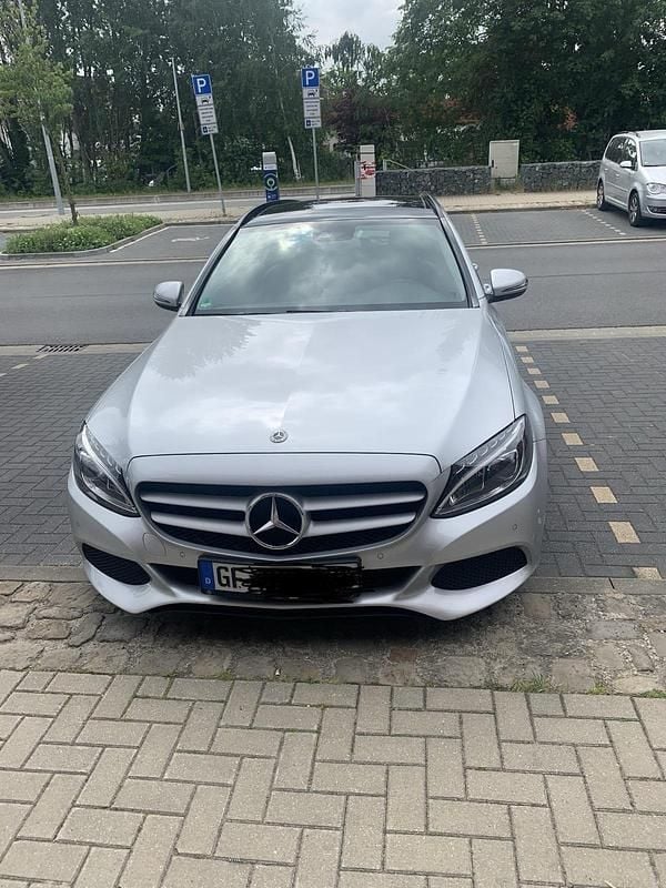 Silber Gebraucht 2018 Mercedes C200 Kombi | 14.200 € - Bild 1/4