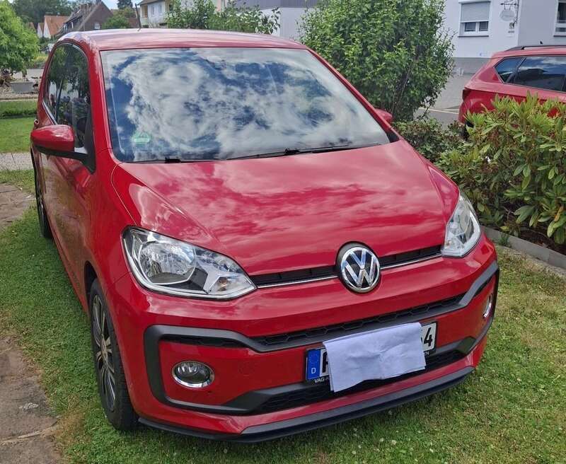 Rot Gebraucht 2017 VW up! Sound Kleinwagen | 11.790 € (Etwas zu teuer) - Bild 1/4