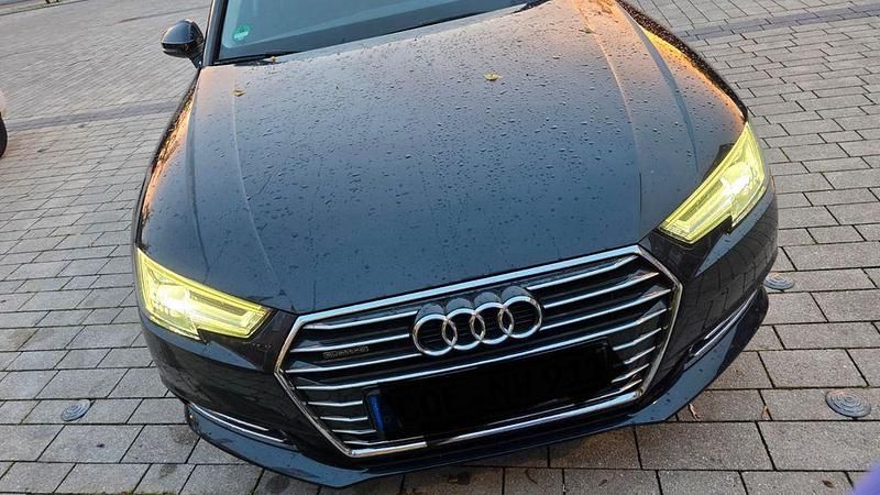Blau Gebraucht 2017 Audi A4 Kombi | 16.499 € (Guter Preis) - Bild 1/4