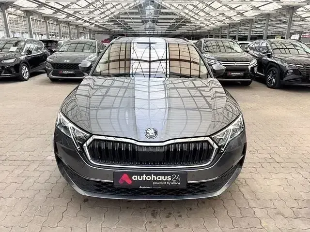 Gebraucht Skoda Octavia Selection 150 PS (110 kW) 2024 Grau Limousine