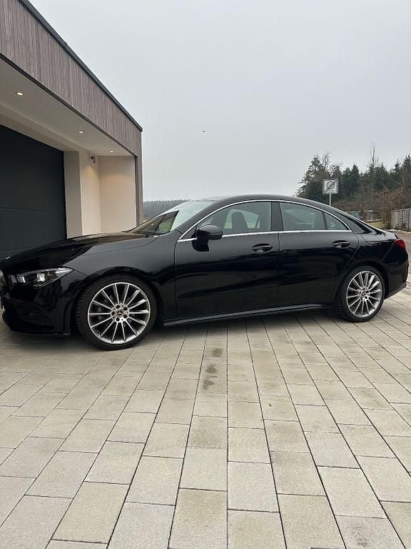 Gebraucht Mercedes CLA200 AMG line 163 PS (119 kW) 2022 Schwarz Coupé