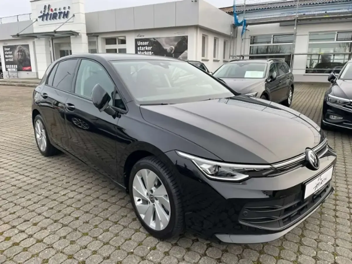 Neu VW Golf VIII Life 116 PS (85 kW) 2026 Schwarz Limousine