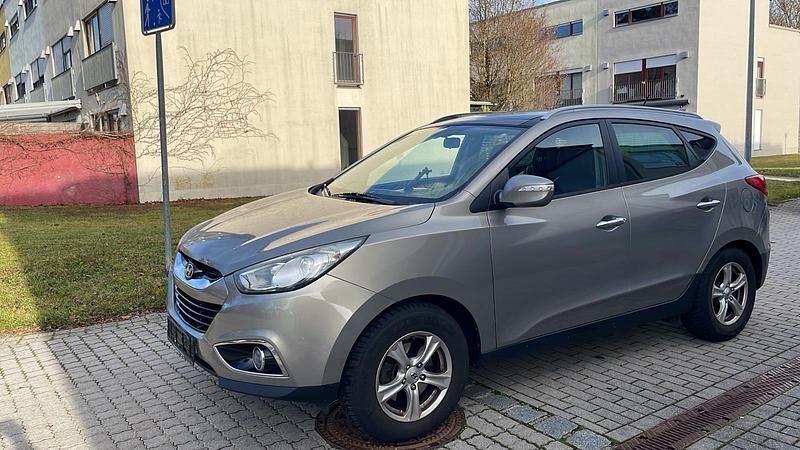 Gold Gebraucht 2010 Hyundai ix35 SUV | 5.800 € (Superpreis) - Bild 1/4