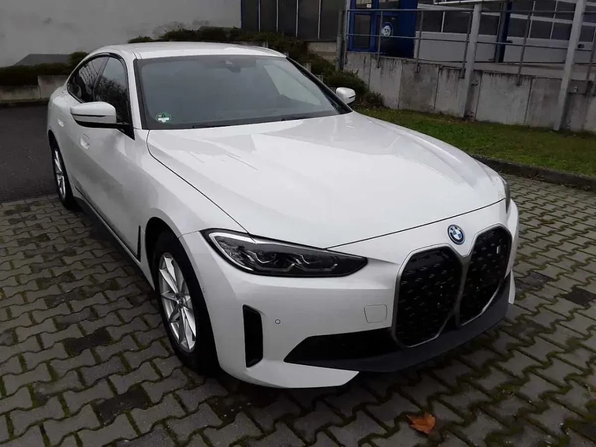Gebraucht BMW i4 253 kW (345 PS) 2023 White solid Limousine