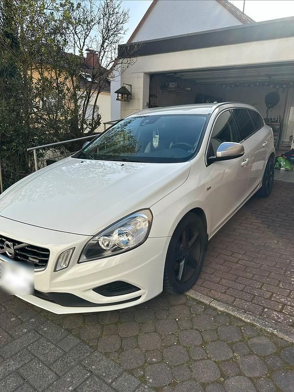 Gebraucht Volvo V60 R-Design 163 PS (119 kW) 2011 Weiß Kombi